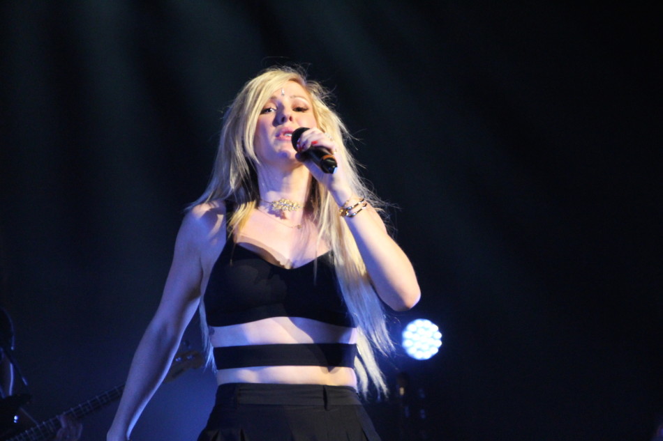 Ellie Goulding dazzles at the Arlene Schnitzer Concert Hall on April 22. Goulding put on a mesmerizing performance that kept the audience on their feet throughout the show.
