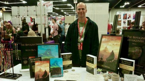 Davala promotes his Soulkind series at the 2019 Rose City Comic Con.