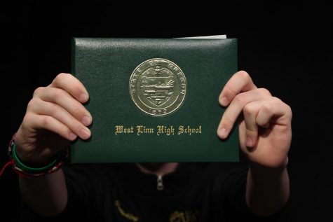 Regardless of how many class periods a district offers, the number of credits requited to earn a diploma in Oregon remains: 24. 