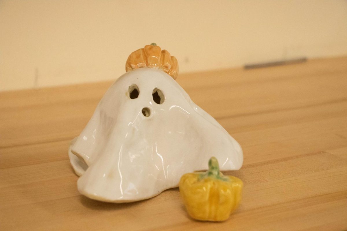 During the month of October, students make art pieces such as ghosts and pumpkins for Halloween. They used different techniques, like how they fold the ghosts, as well as different colors such as yellow and orange. When finished, their projects were put in an art gallery in the school library so other students could see the work. 